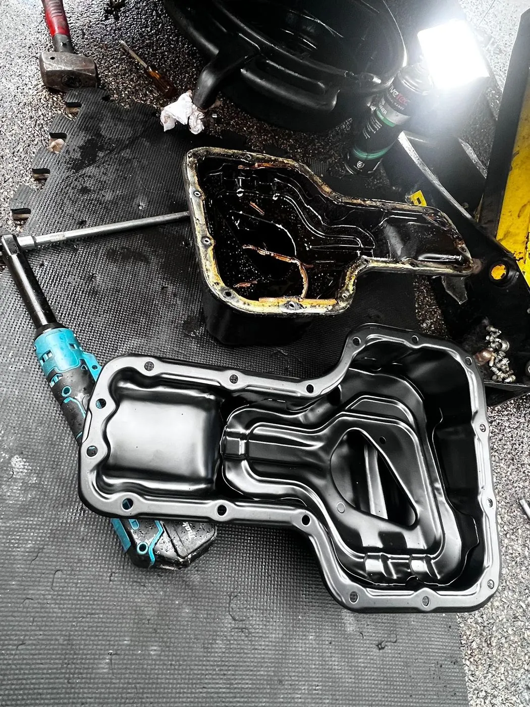 Sump and oil pump